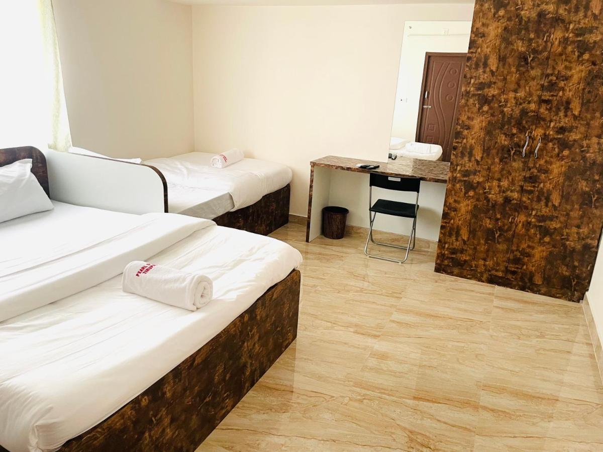 Lsr Service Apartments Tirupati Buitenkant foto