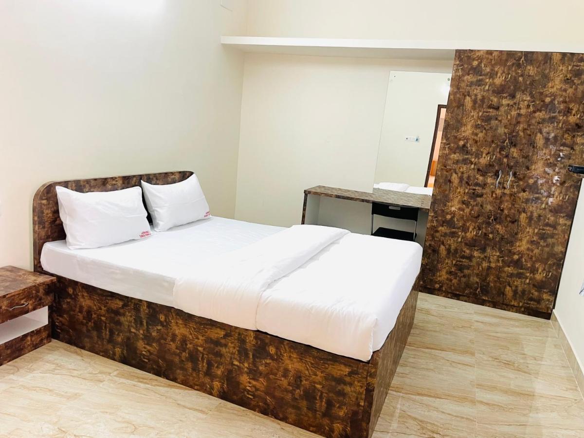 Lsr Service Apartments Tirupati Buitenkant foto