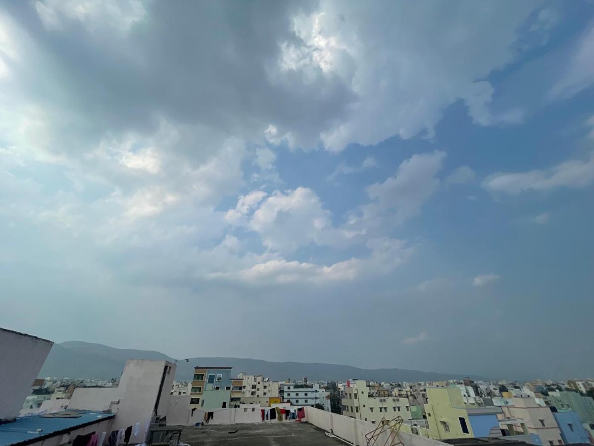Lsr Service Apartments Tirupati Buitenkant foto